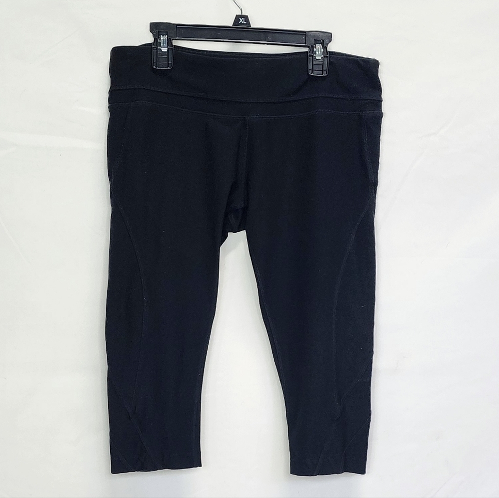 Women's MPG 3/4 Cropped Capri Fitness Leggings with Back Zipper Pocket